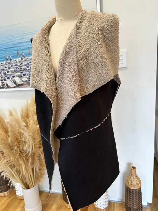 [SALE] Vest - Beige and Black