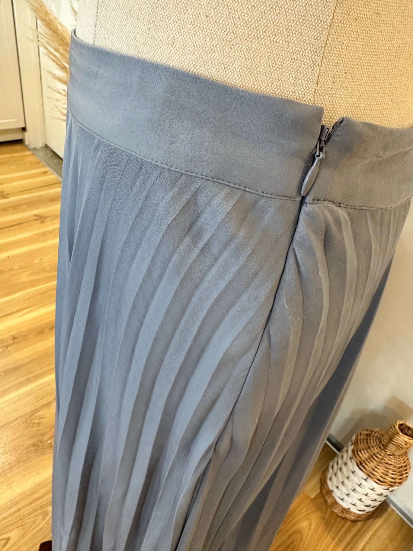 Max - Midi Skirt - Size 12 - Light Blue