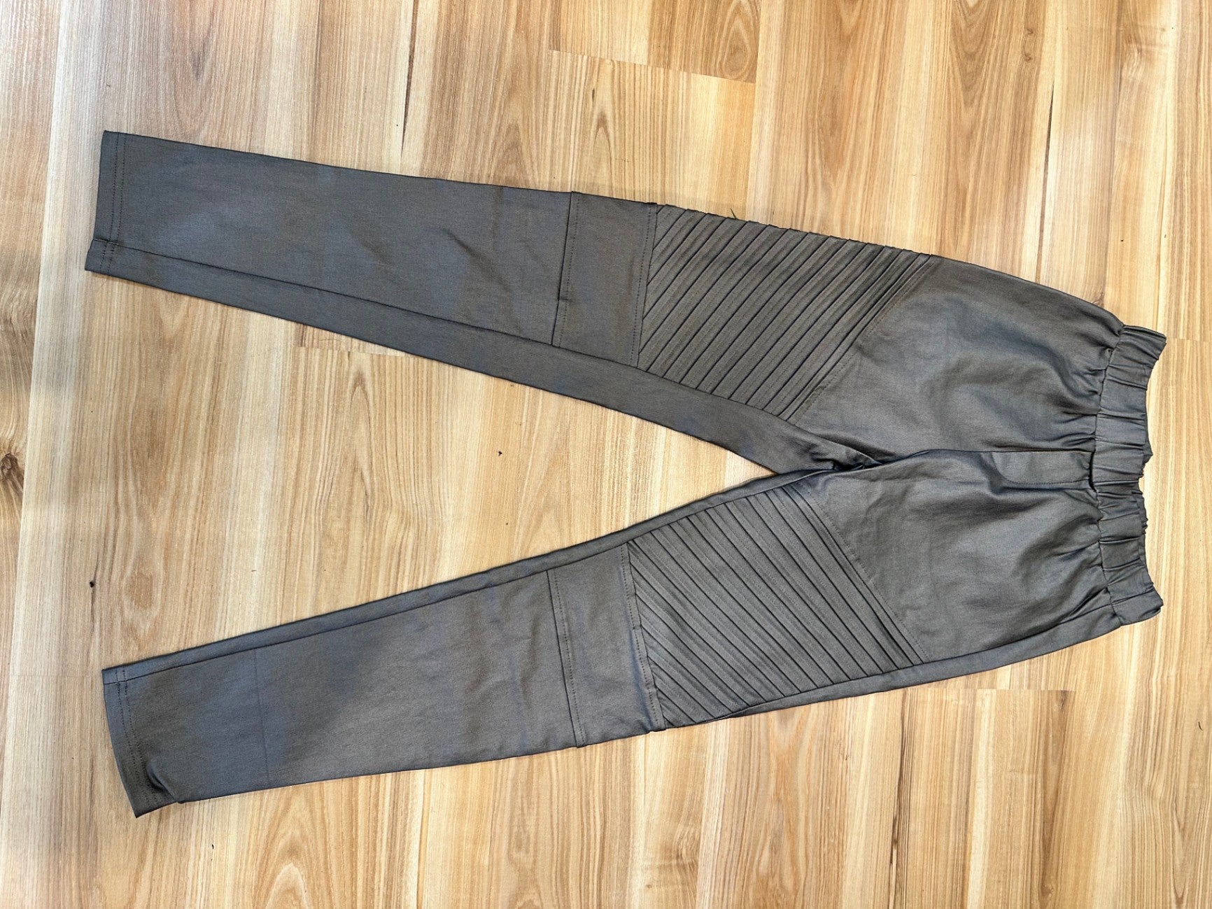 Pretty Basics by Augustine Pants 12 Gold