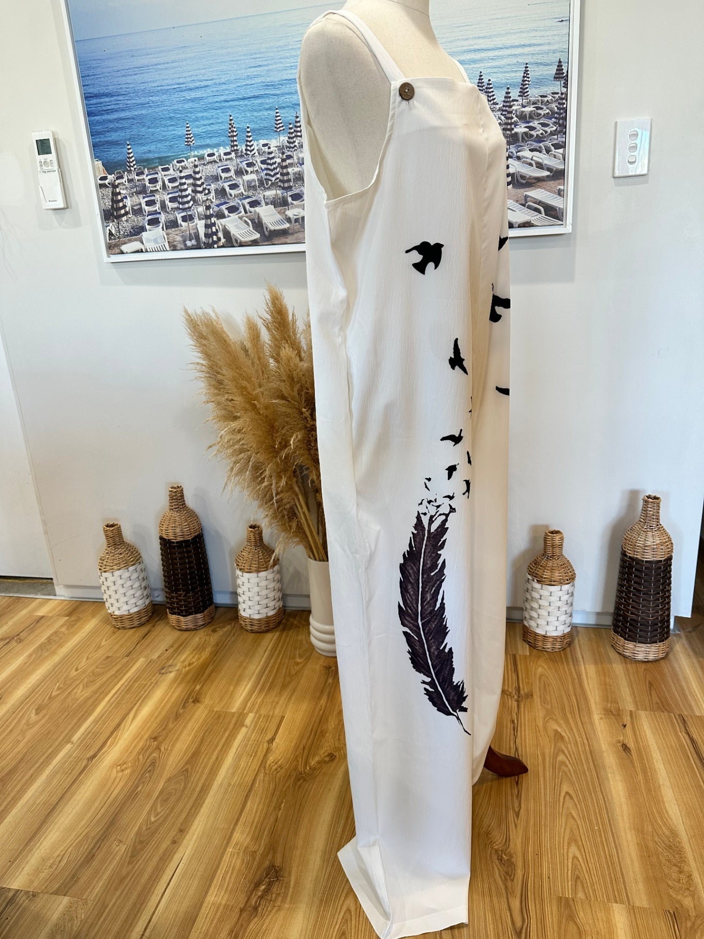 [SALE] Jumpsuit - Large - White w Feather print / feature