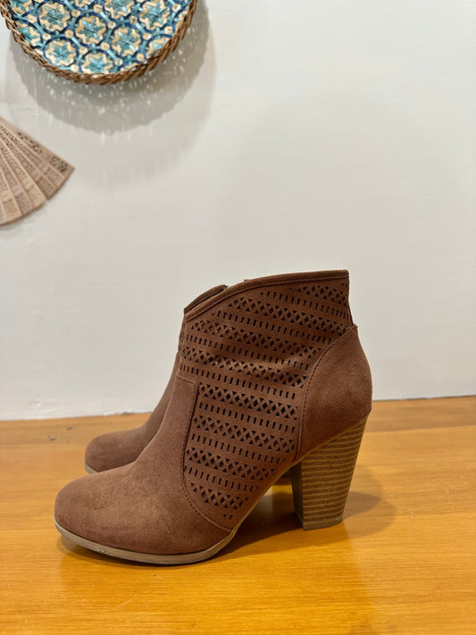 Nine West - Boots - Size 6.5 - Tan Brown