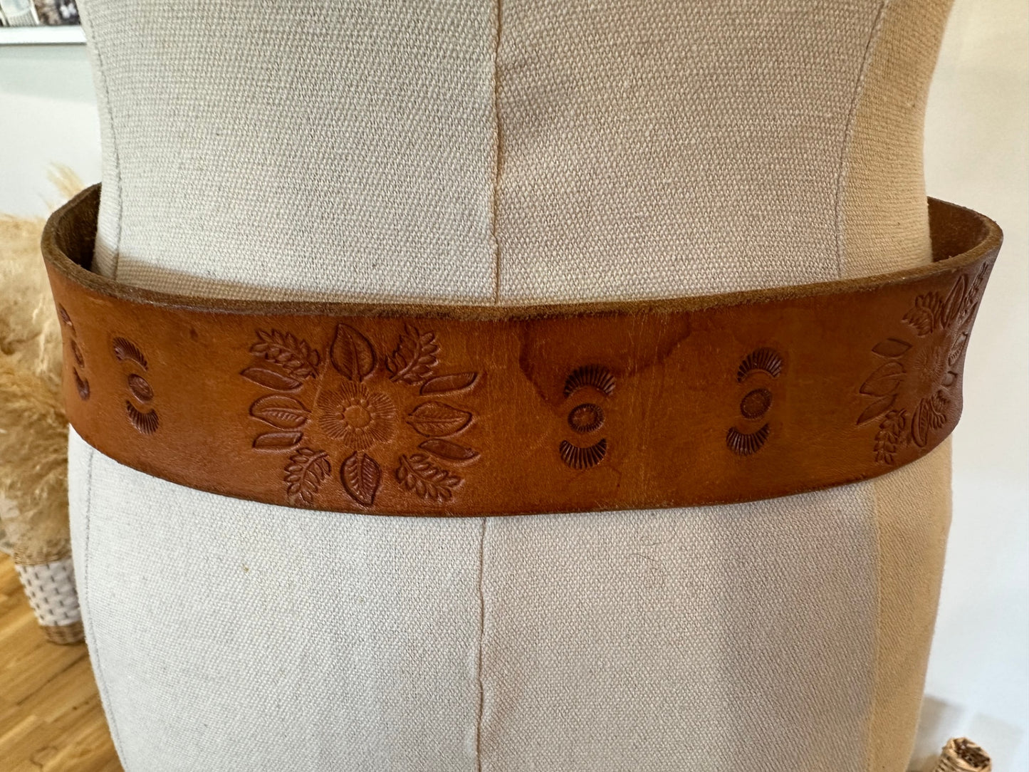 [SALE] Vintage - Leather Belt - Tan Brown w Patina