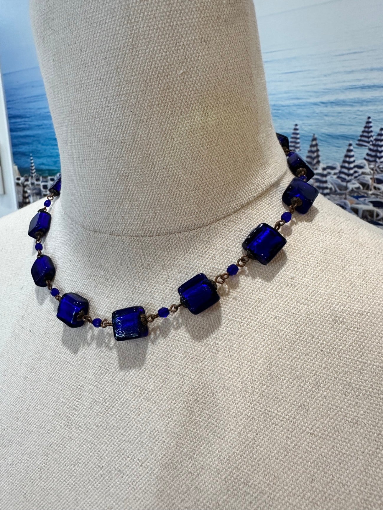 [SALE] Vintage Necklace - Blue - Glass Cubes