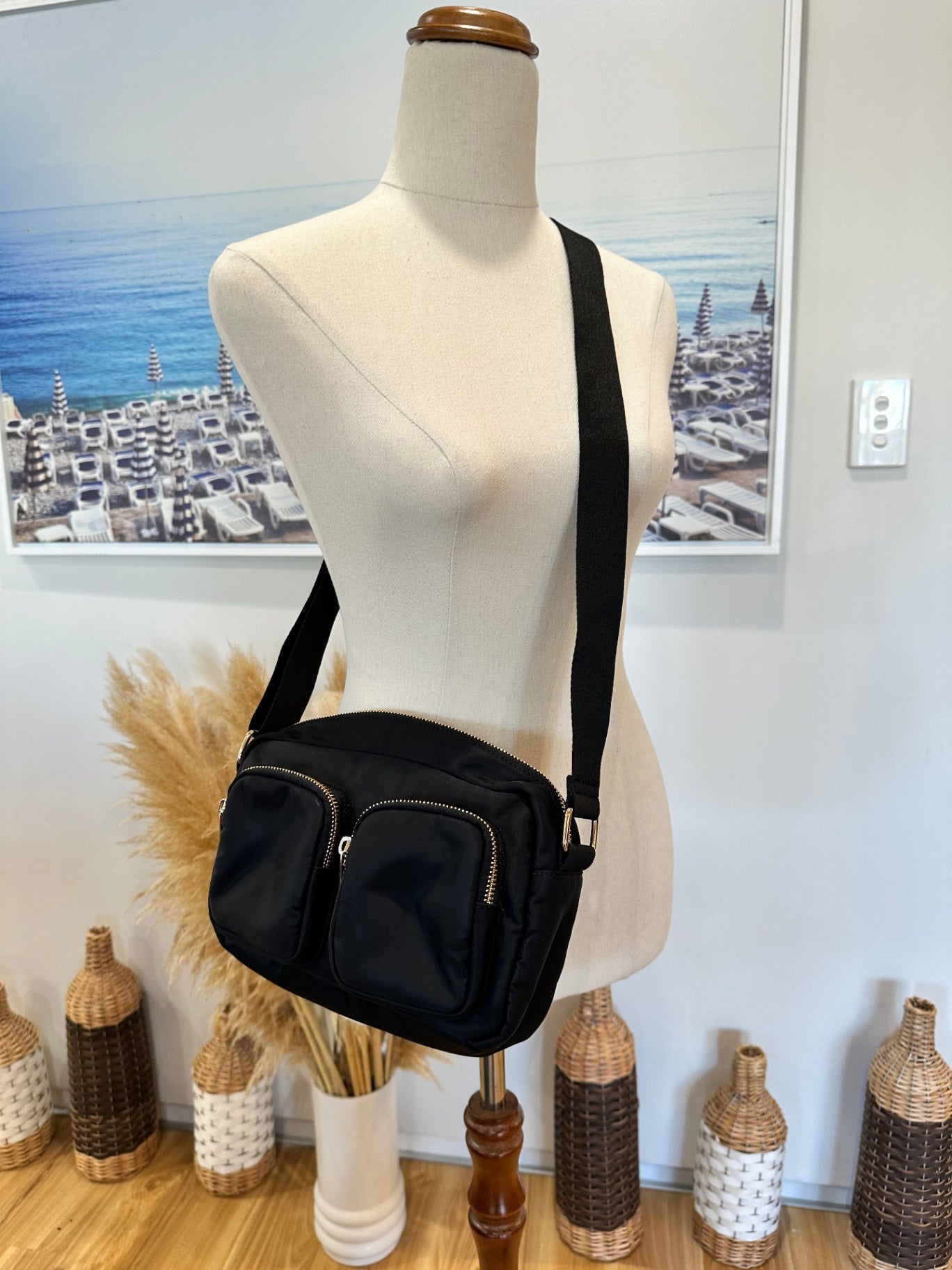 [SALE] Handbag Black - Perfect for travelling