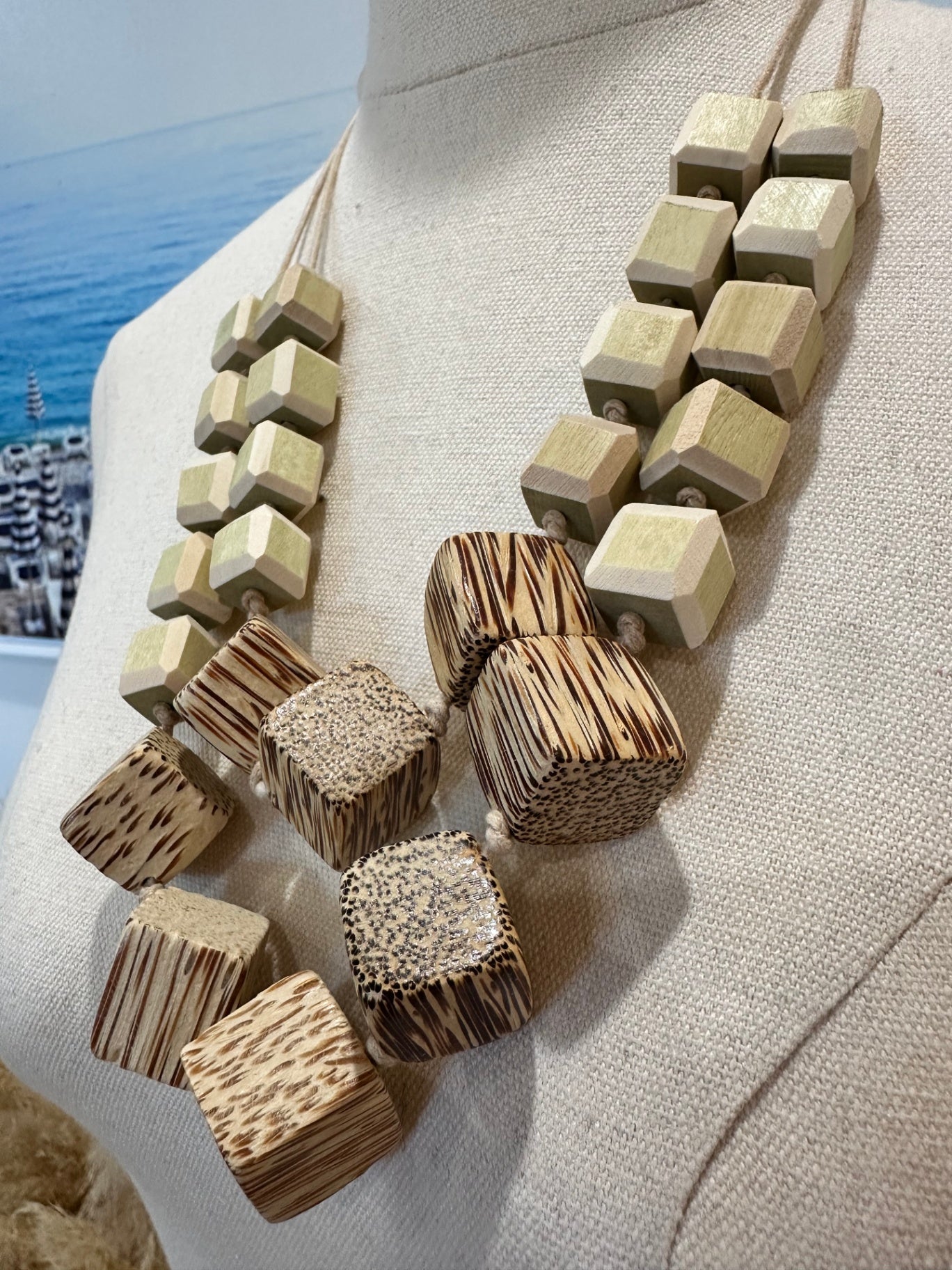 [SALE] New - Necklace Pale Timber Cubes