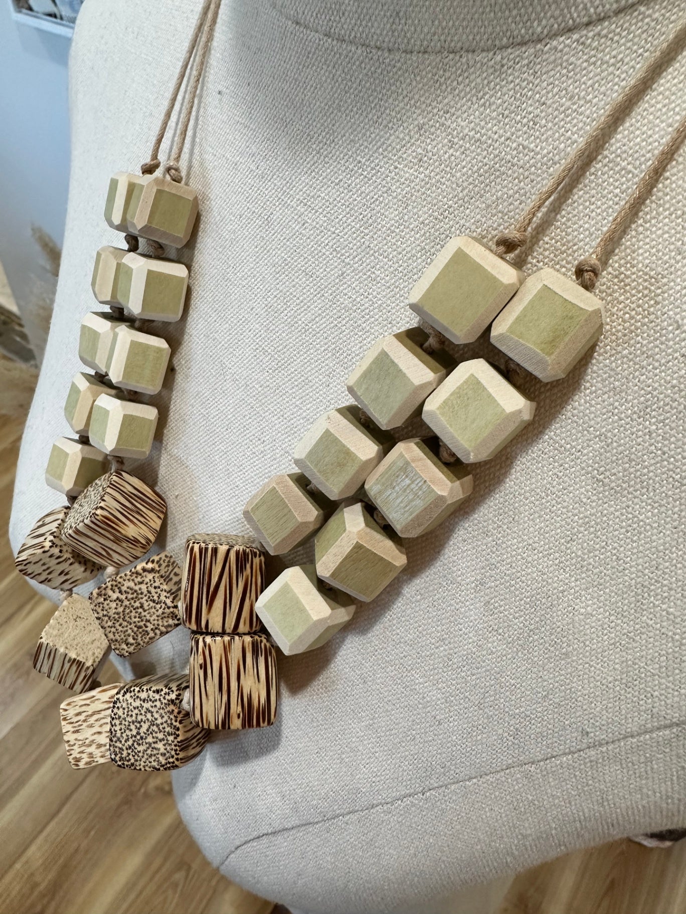 [SALE] New - Necklace Pale Timber Cubes
