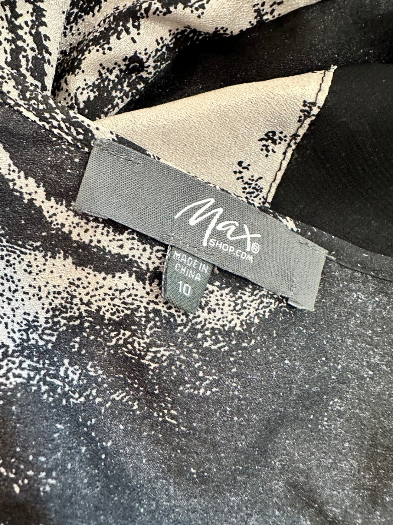 [SALE] Max Dress - Batwing style - Size 10 - Black and beige