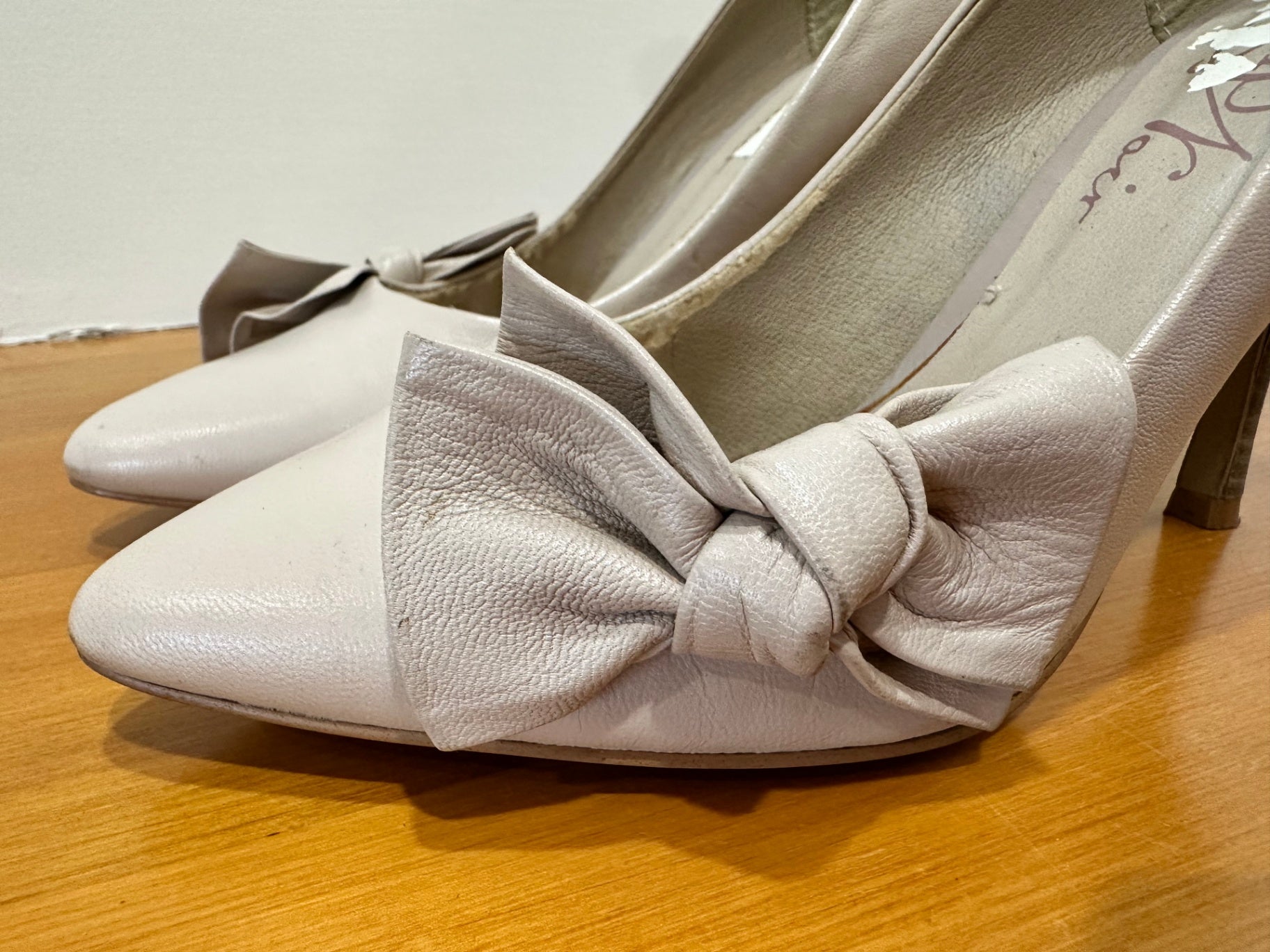 [SALE] Pulp Noir Heels - Size 36 - Nude w Bow Feature