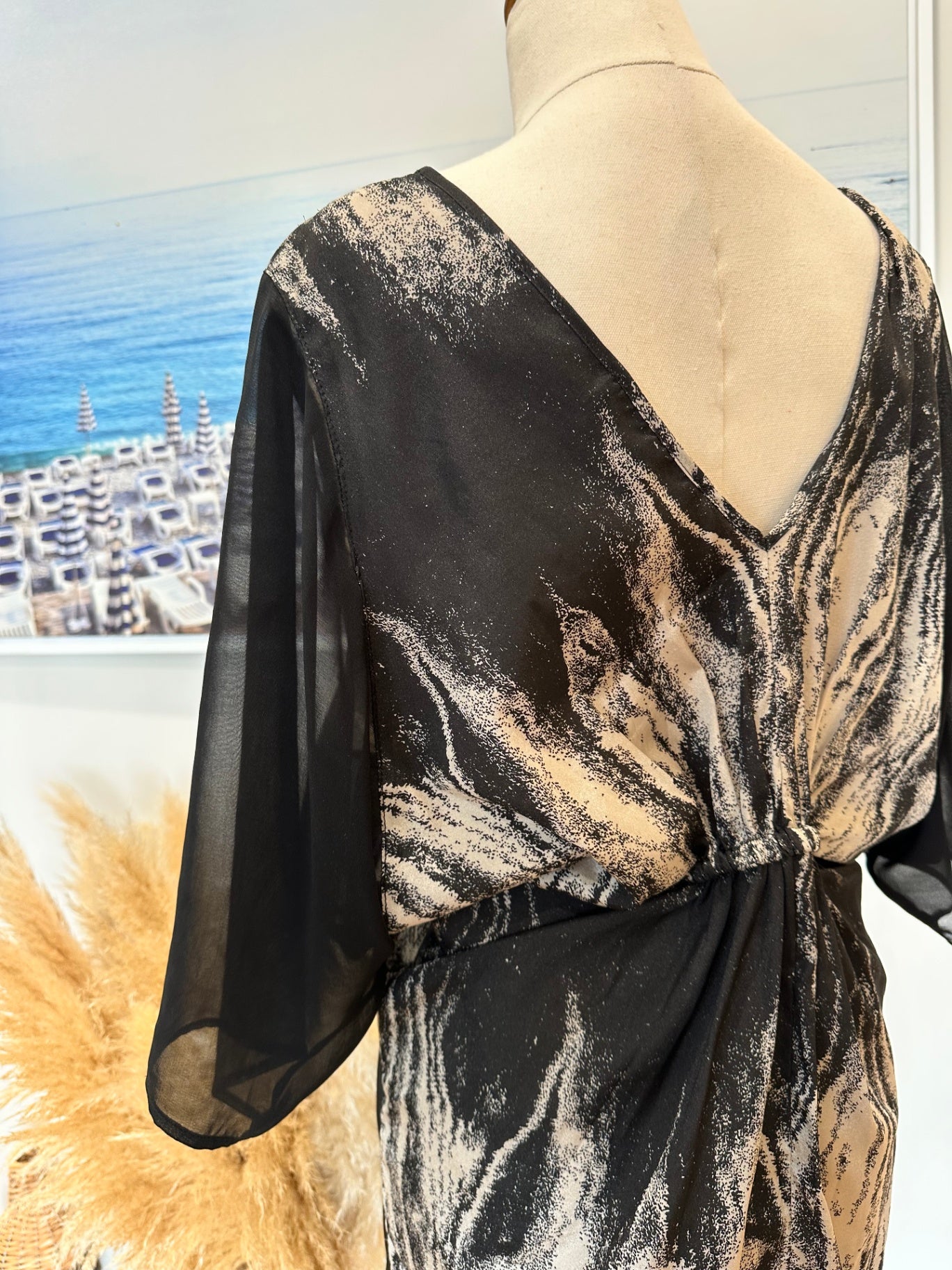 [SALE] Max Dress - Batwing style - Size 10 - Black and beige