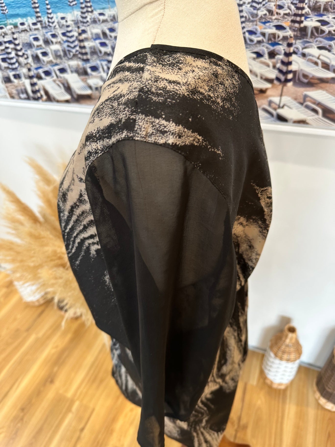 [SALE] Max Dress - Batwing style - Size 10 - Black and beige