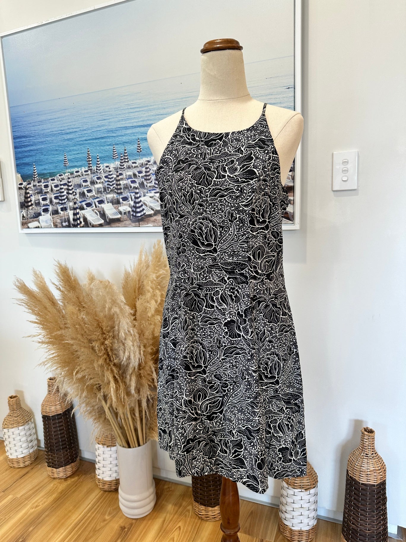 [SALE] Glassons - Swing Dress - Size 8 - Black and white