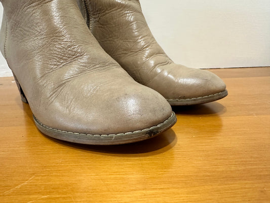 Django & Juliet Ankle Boots - Size 38 - Beige / Cream