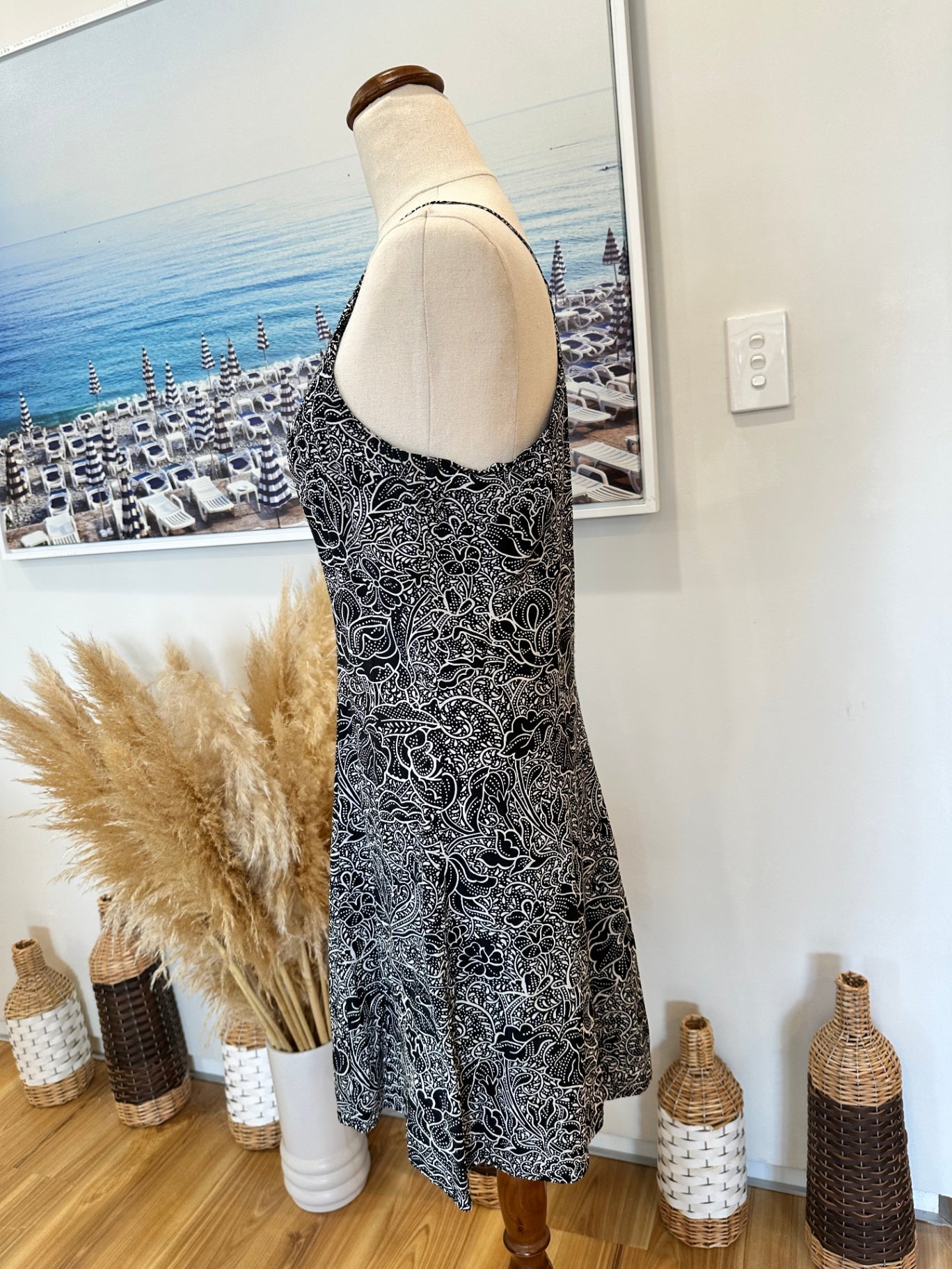 [SALE] Glassons - Swing Dress - Size 8 - Black and white