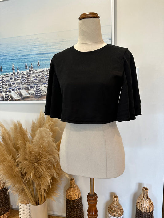 Country Road - Cropped Top w flowy sleeves - Size 10 - Black