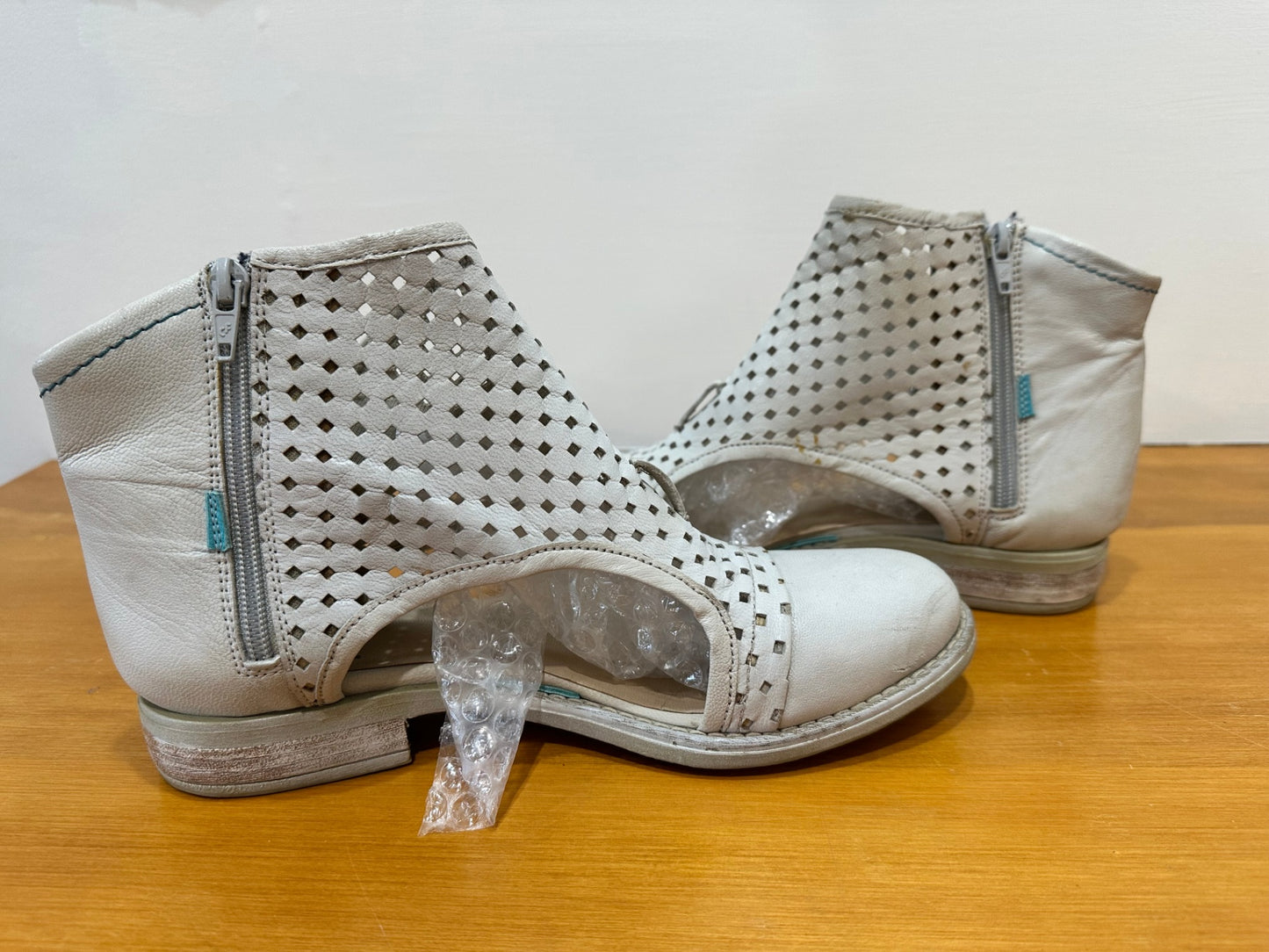 [SALE] Pinto Di Blu - Summer Ankle Boots - Size 38 - Beige