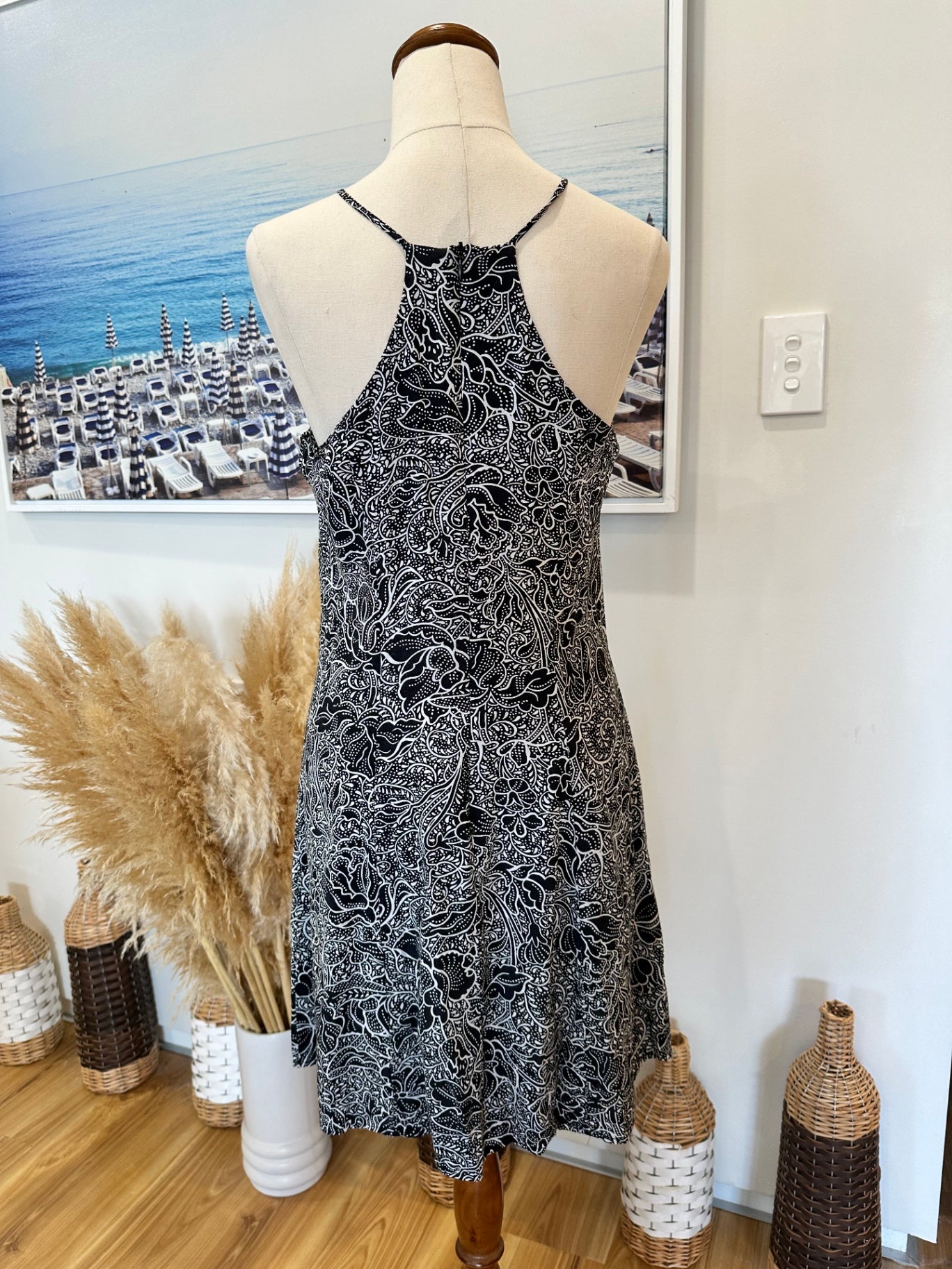 [SALE] Glassons - Swing Dress - Size 8 - Black and white