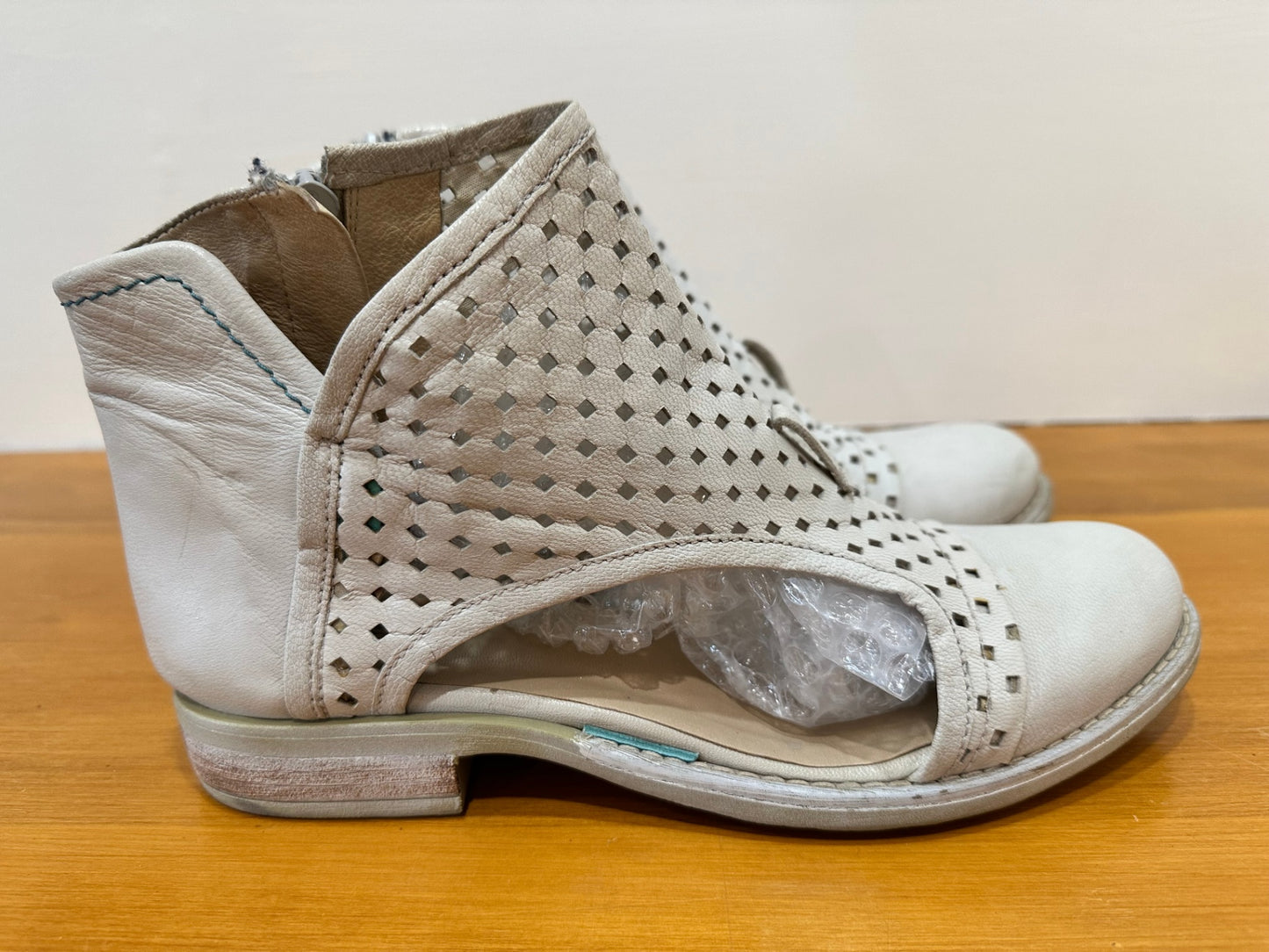 [SALE] Pinto Di Blu - Summer Ankle Boots - Size 38 - Beige