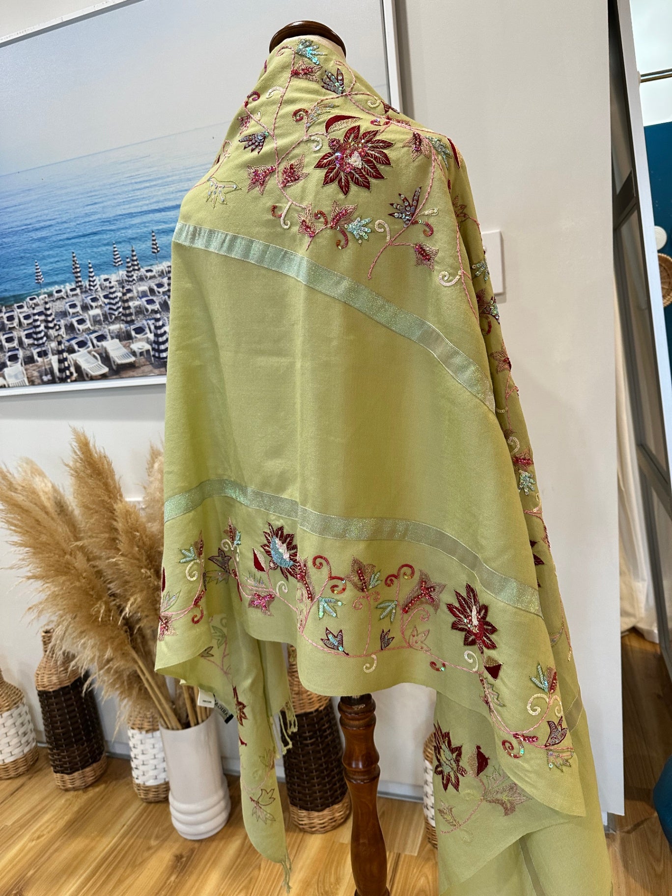 [SALE] Pale green scarf with pink sequins - 100% wool