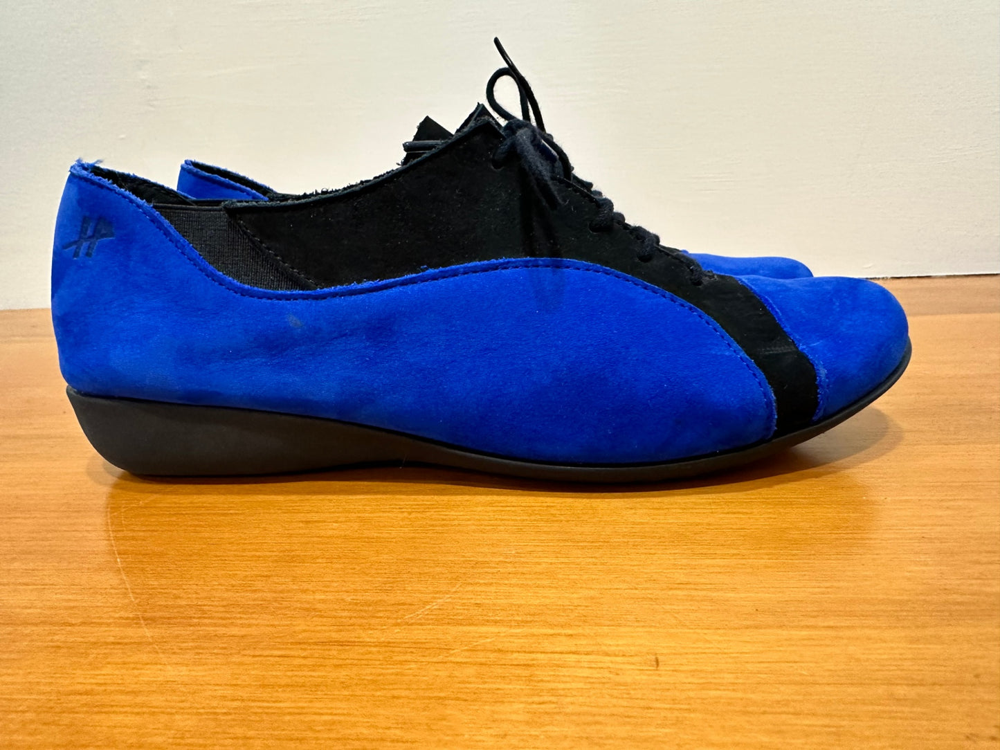 [SALE] Hirica - Blue Suede Shoes - Size 39 Blue and Black