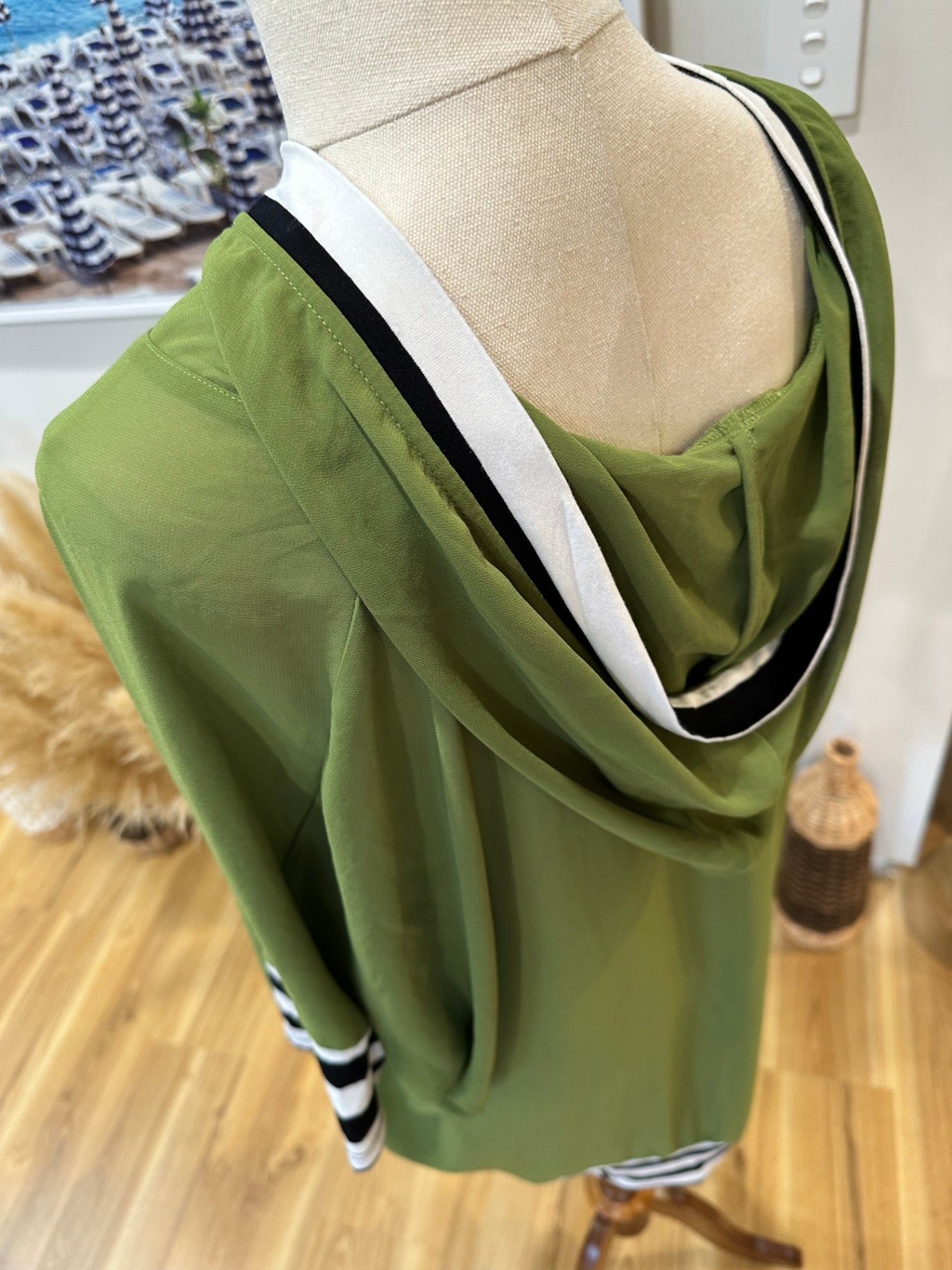 Pretty Basics by Taking Shape - Lightweight Hooded Top - Extra Large - Green