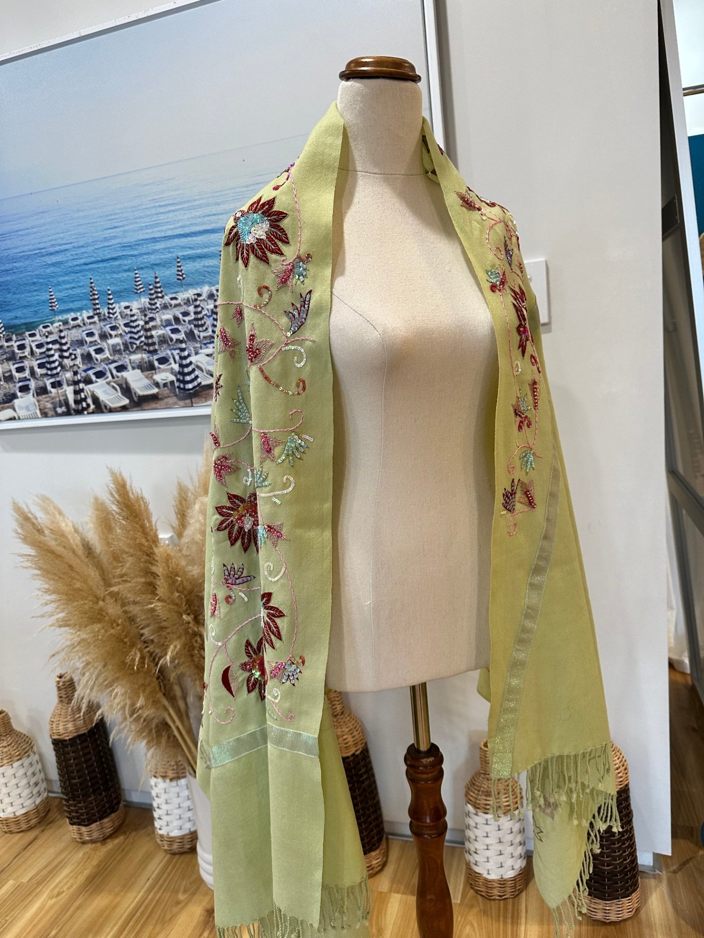 [SALE] Pale green scarf with pink sequins - 100% wool