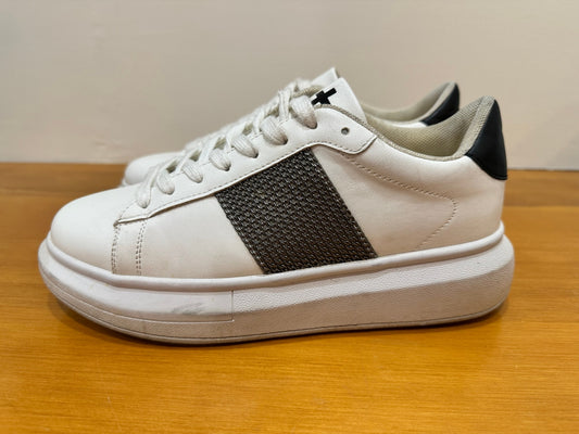 Stella + Gemma Sneakers - Size 38 - White