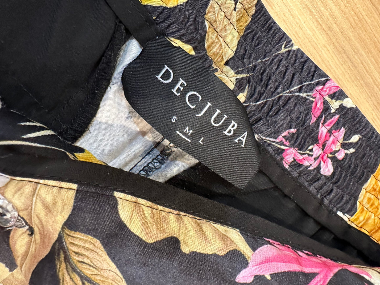 Decjuba - Wide Leg Pants - Medium - Black w Floral Print [Some pulls]