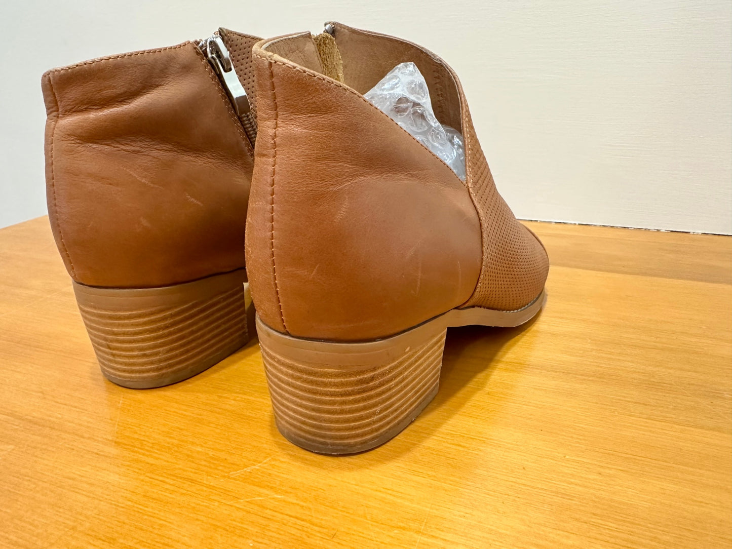 Oli - Ankle Boots - Size 10 - Tan Brown