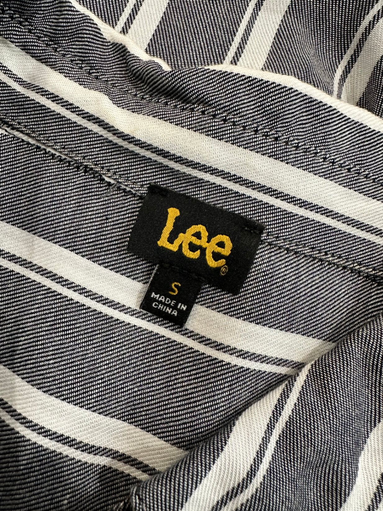 [SALE] Lee Shirt - Size Small - Grey & White Stripes