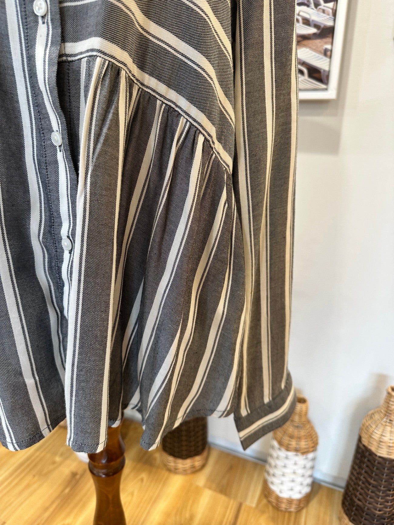 [SALE] Lee Shirt - Size Small - Grey & White Stripes