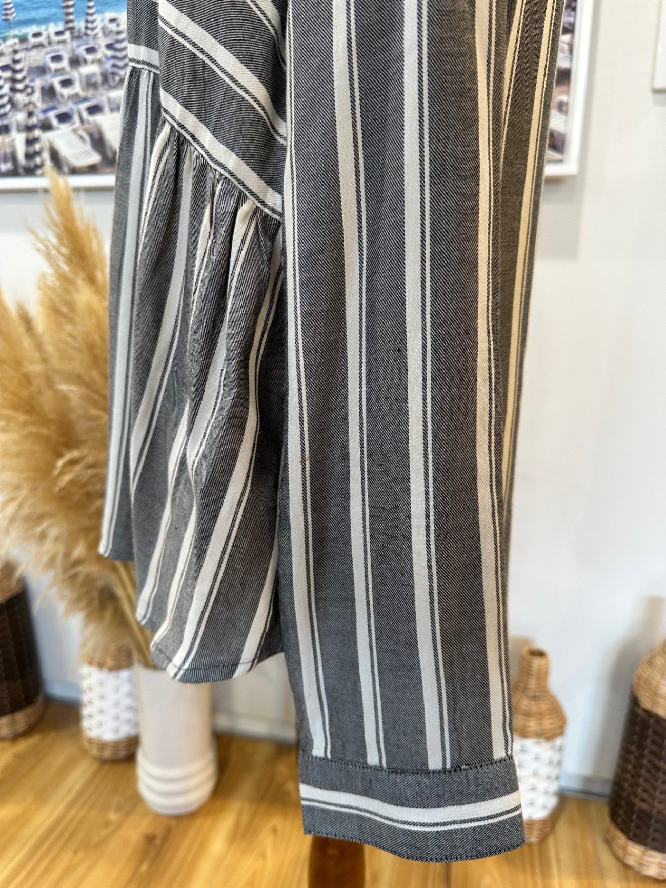 [SALE] Lee Shirt - Size Small - Grey & White Stripes