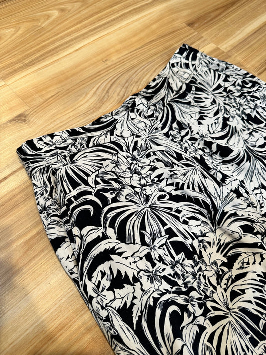 Decjuba - Wideleg Pants - Size Medium - Black and Beige Floral Print