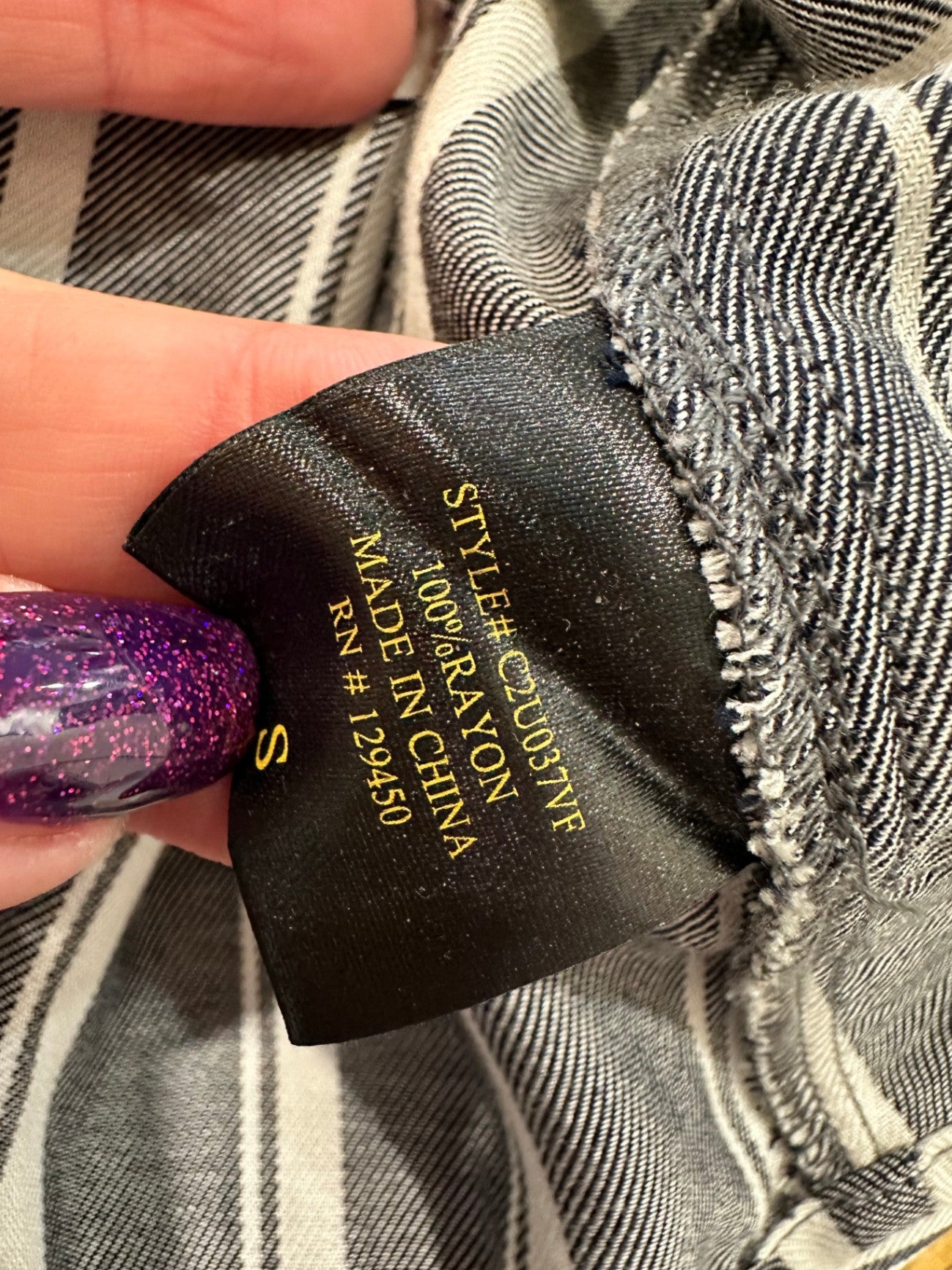 [SALE] Lee Shirt - Size Small - Grey & White Stripes