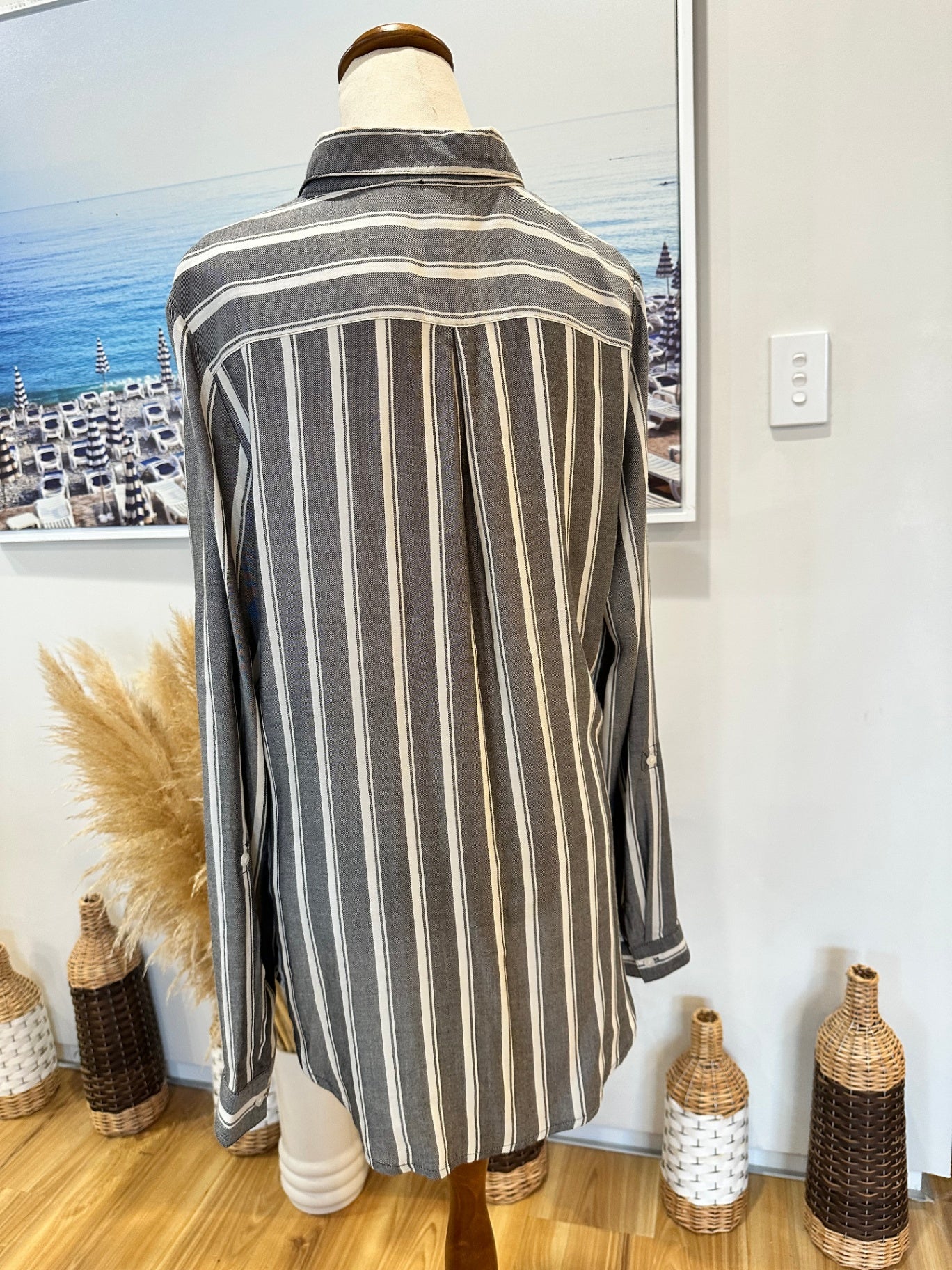 [SALE] Lee Shirt - Size Small - Grey & White Stripes