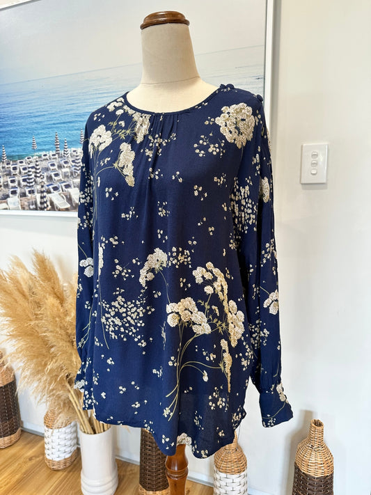 Emerge Blouse - Size 16 - Navy blue with cream floral pattern