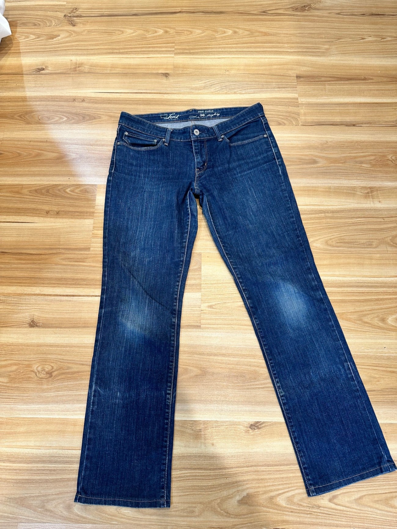 [SALE] Levi's - Demi Curve Jeans - Size 30 - Dark Blue - Straight Leg