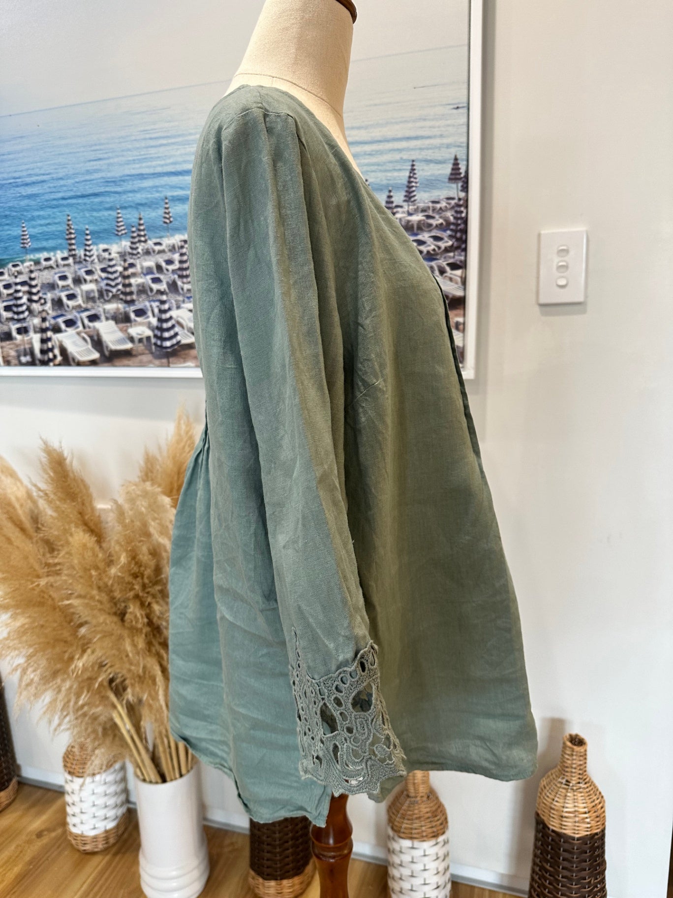 Jacqui-E - Linen Blouse - Size 14 - Light green