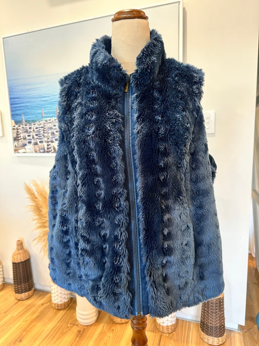 Suzanne Grae - Faux Fur Vest - Large - Blue