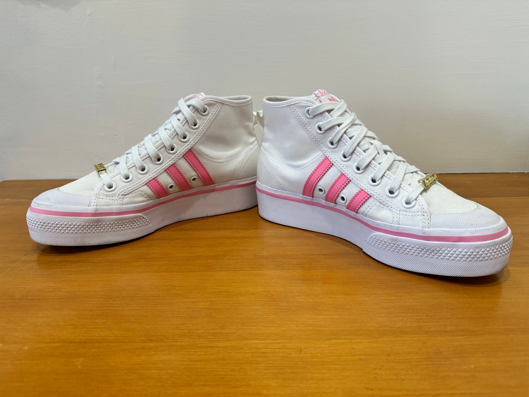 Adidas - Hight Top Sneakers - Size 8 - White and Pink w Embroidered Hearts