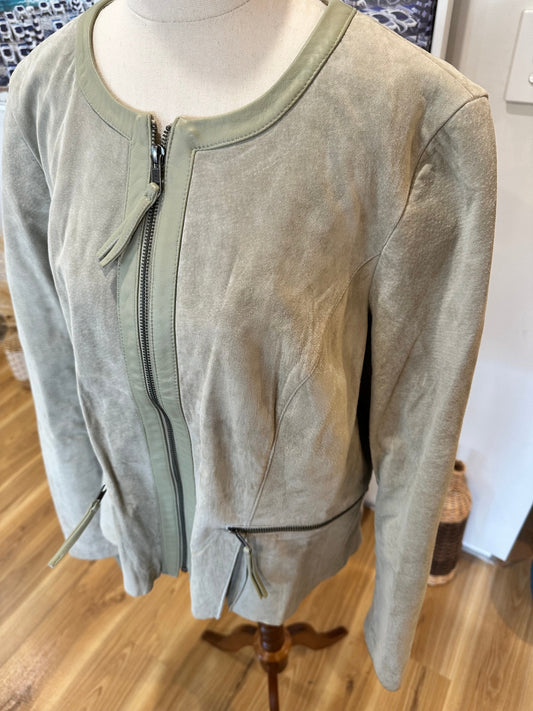 Sara - Crop Jacket - Size 16 - Sage Green