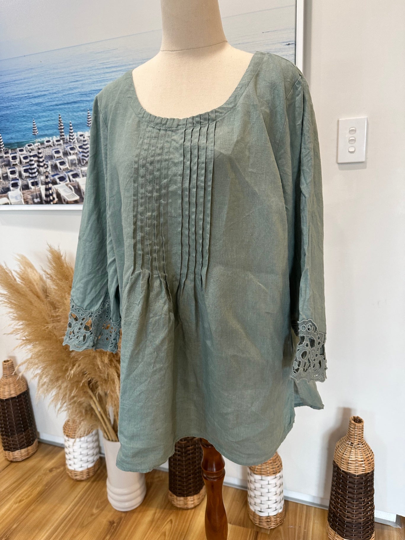 Jacqui-E - Linen Blouse - Size 14 - Light green