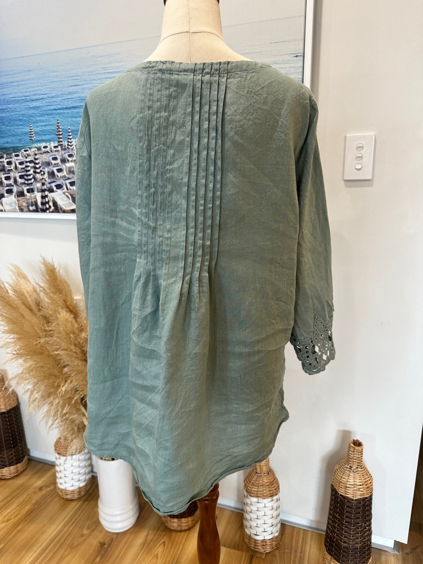 Jacqui-E - Linen Blouse - Size 14 - Light green