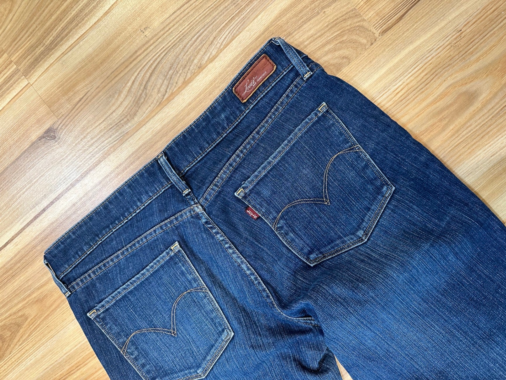 [SALE] Levi's - Demi Curve Jeans - Size 30 - Dark Blue - Straight Leg