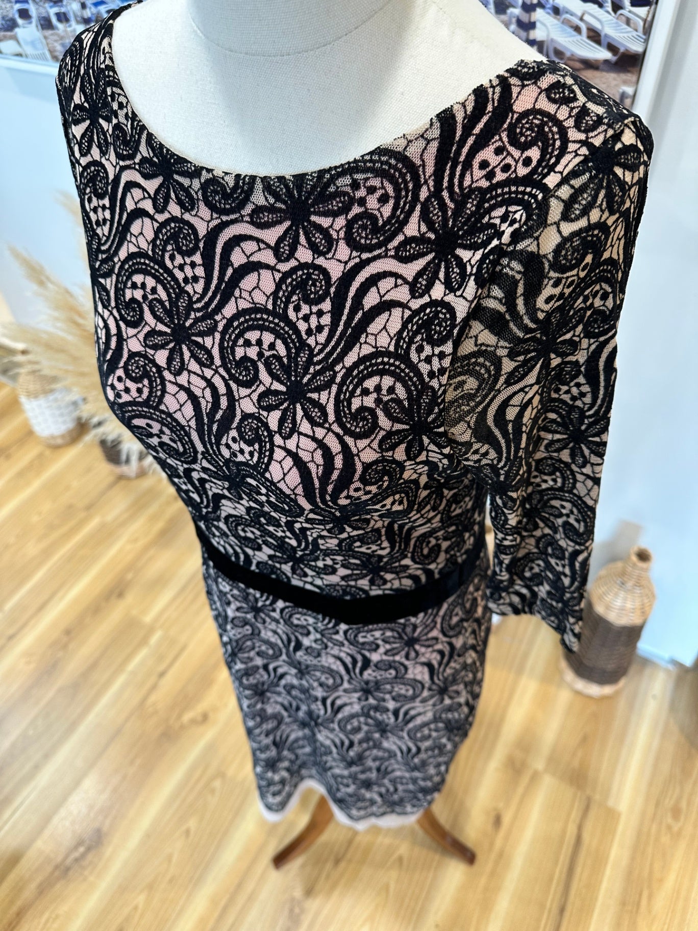 [SALE] Next - Dress - Size 8 - Rose with Black Lace