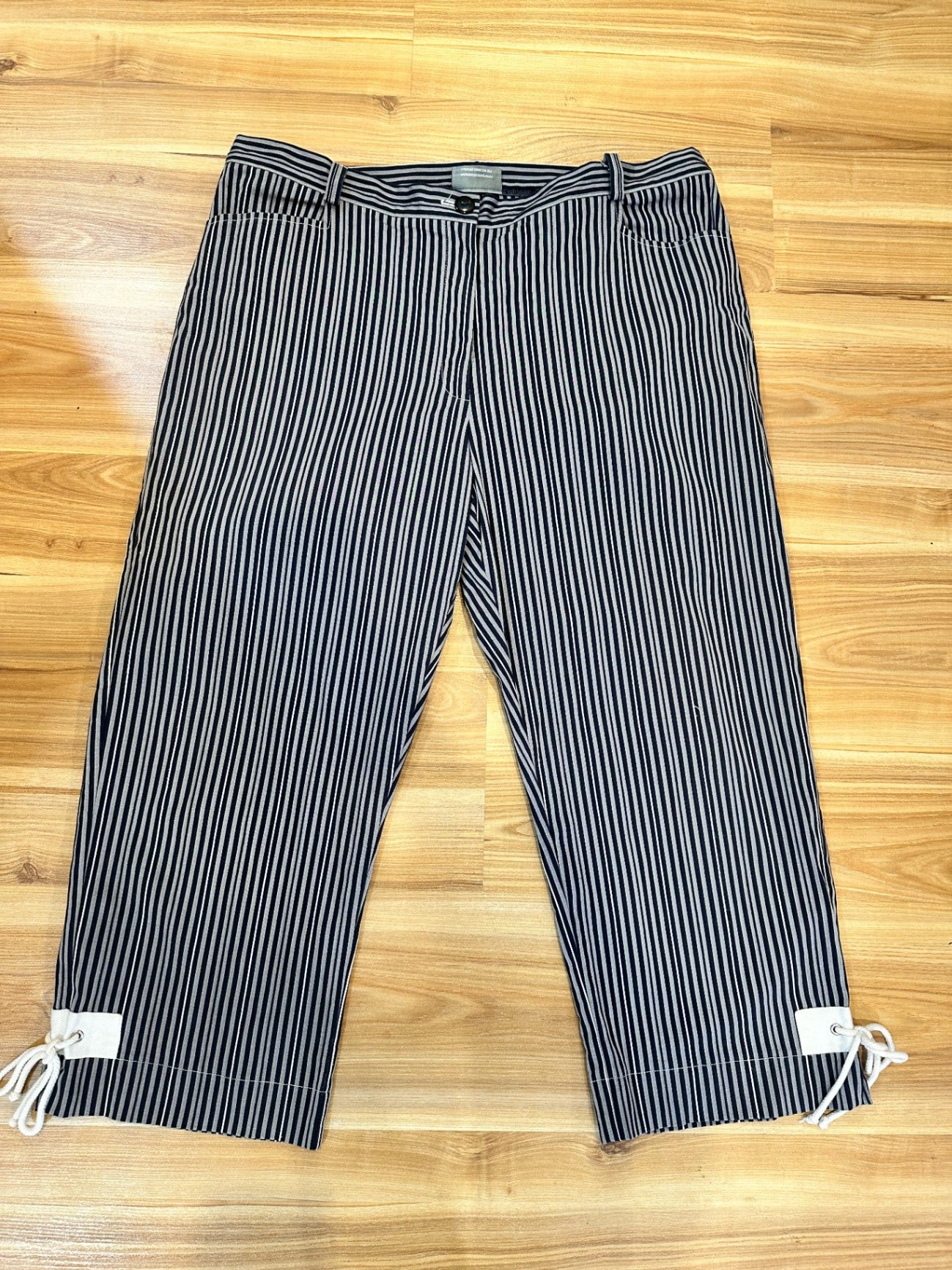 [SALE] Long Island - Capri Pants - Size 20 - Navy + Grey