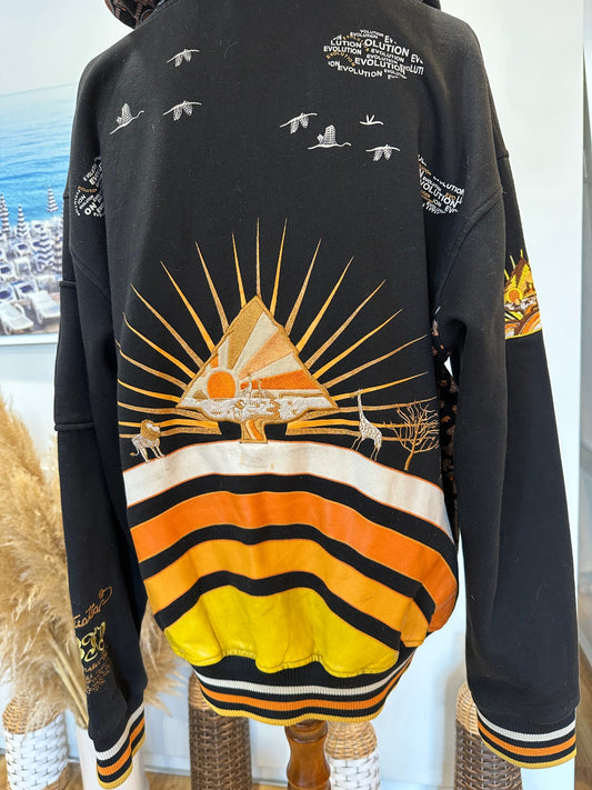 Vintage Y2K Jumper Medium - African Theme w Embroidered Aspects [Pilling evident]