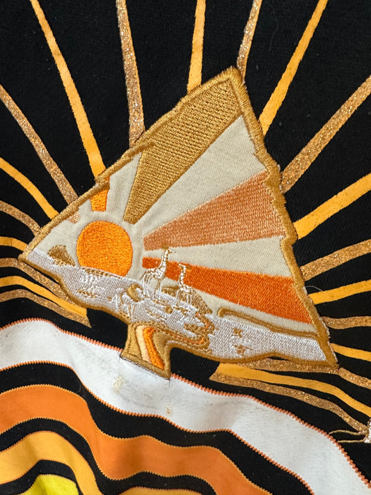 Vintage Y2K Jumper Medium - African Theme w Embroidered Aspects [Pilling evident]