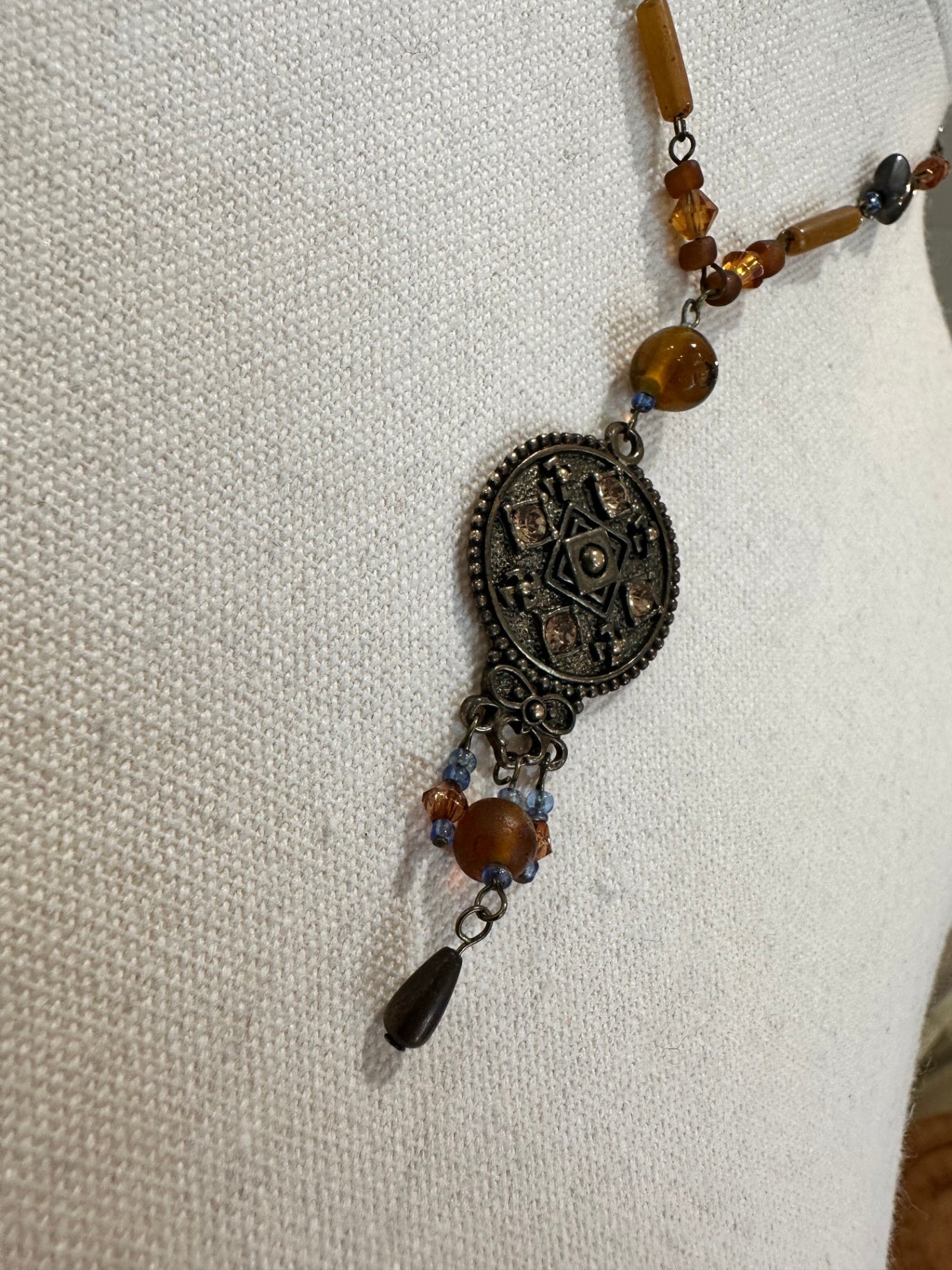 [SALE] Necklace w Pendant - Brown and metallic tones