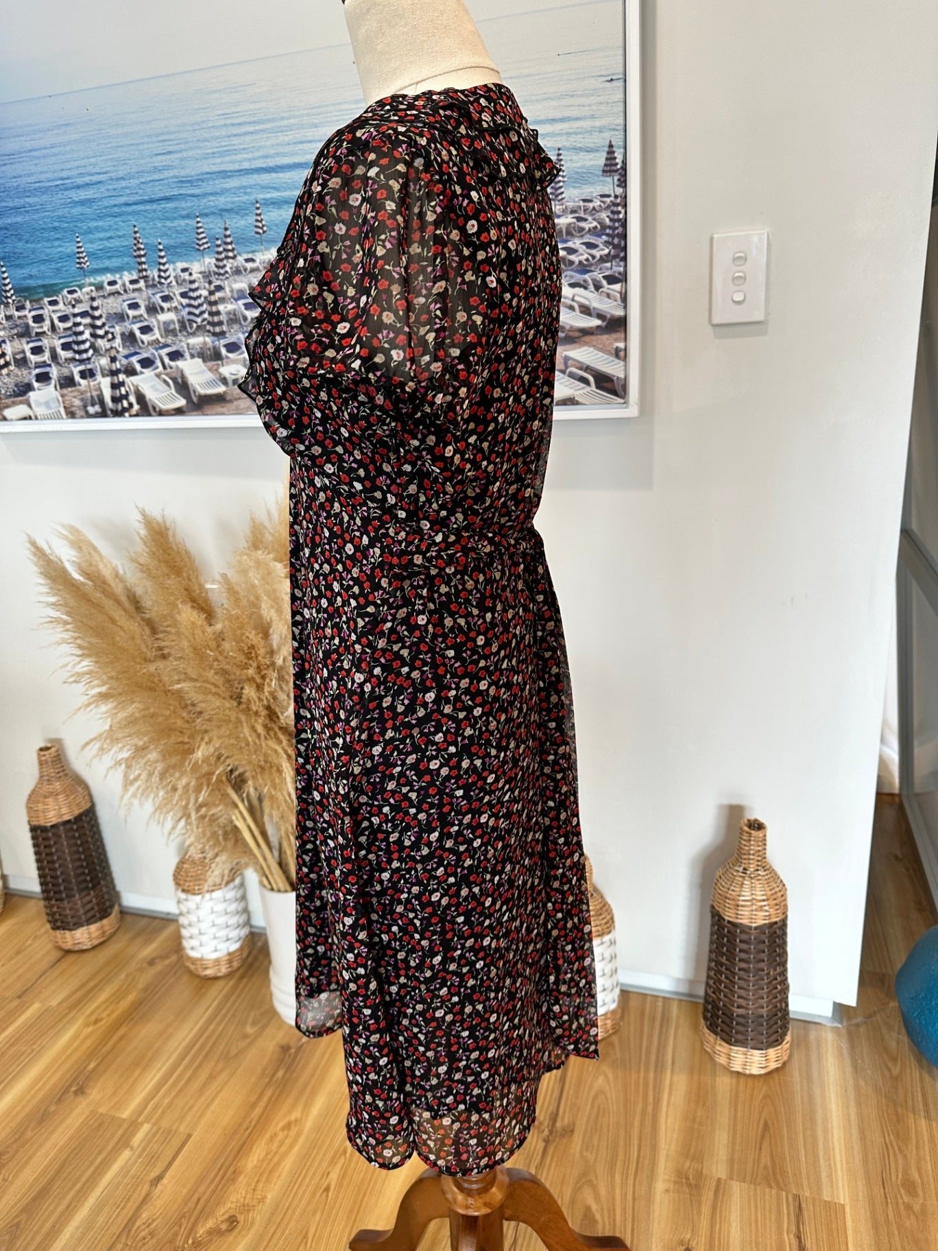 Max Dress - Size 8 - Black with petite flower print