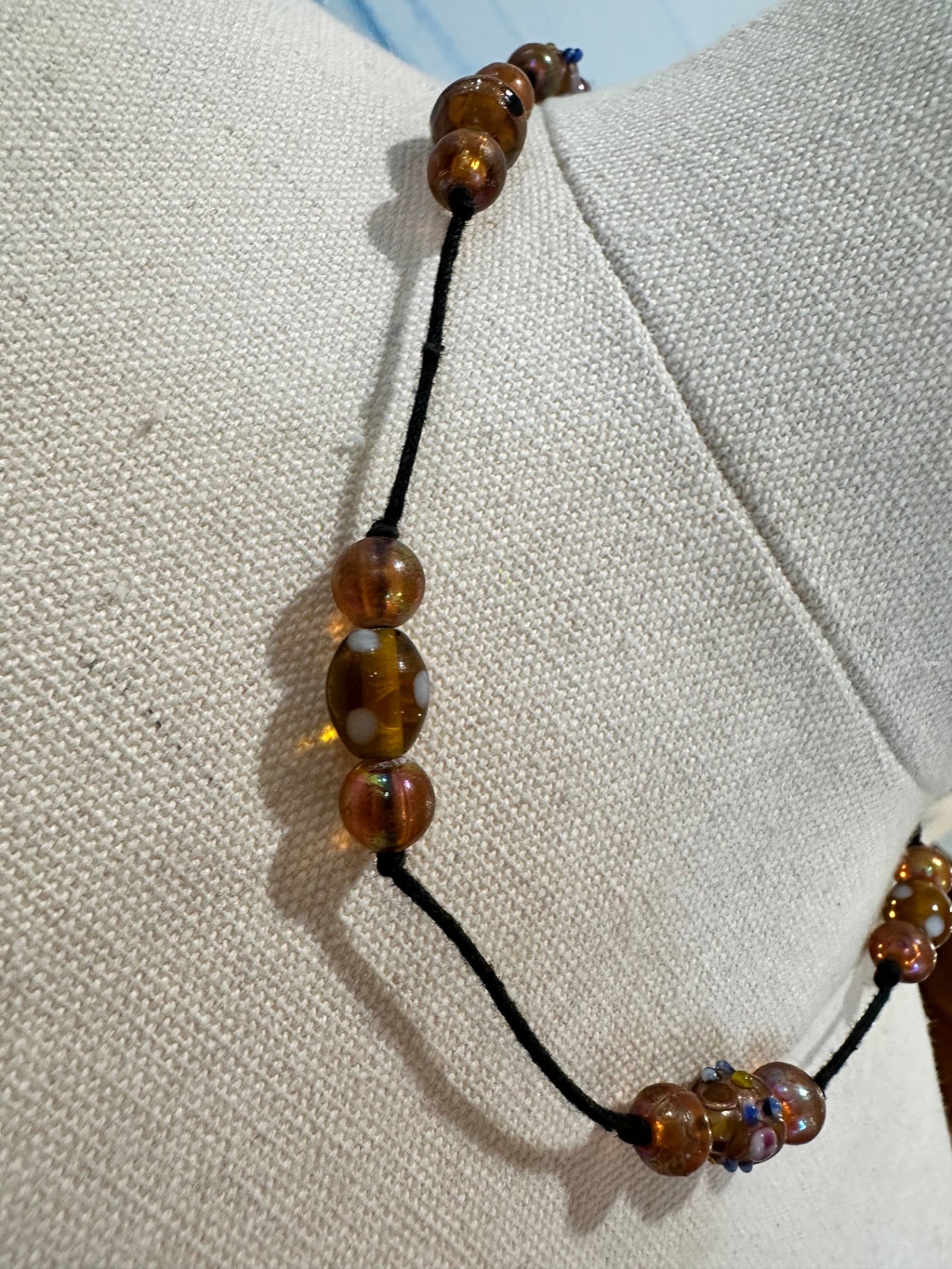 [SALE] Necklace - Leather cord with Brown & Amber beads